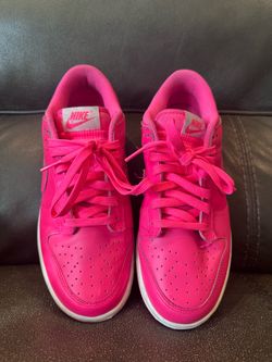 Nike Dunk Low hyper pink