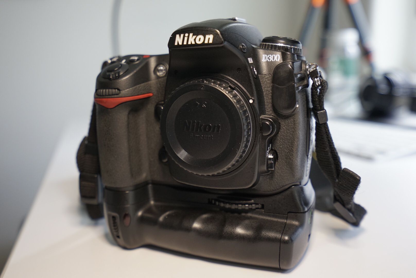 Nikon D300 w/ battery grip in original box