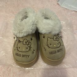 BRAND NEW! Hello Kitty Fluffy Boots