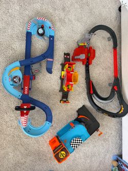 4 Disney Pixar Cars Playsets