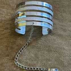 Bracelet Attached To Ring Silver Tone With Sparkles 