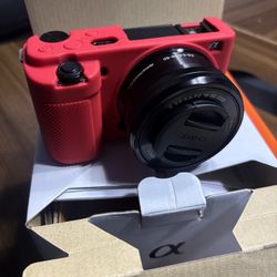 Open Box NEW SONY ZVE10 