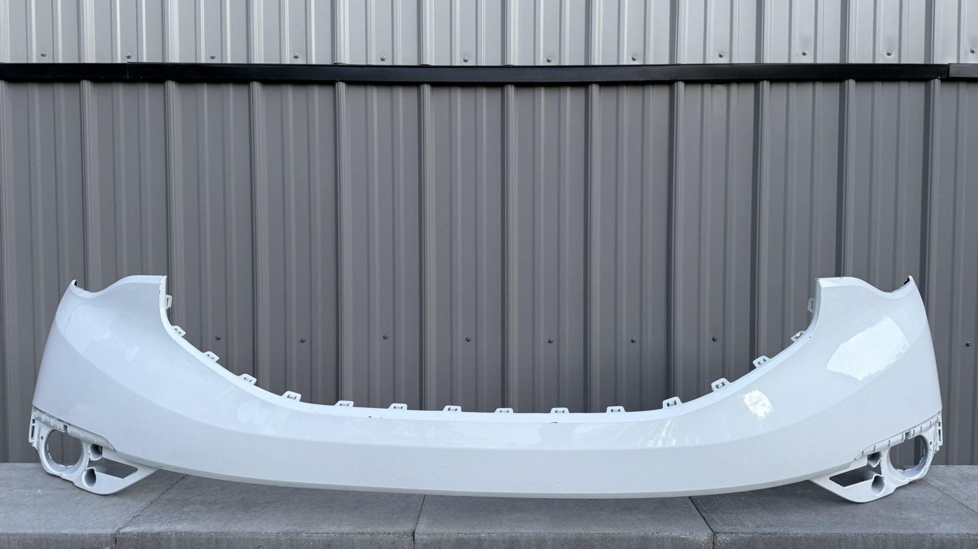 2017 2018 2019 GMC ACADIA FRONT BUMPER WHITE ORIGINAL