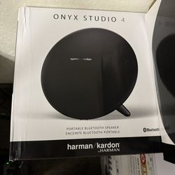 Harman Kardon Onyx Studio 4 Wireless Bluetooth Speaker - Black