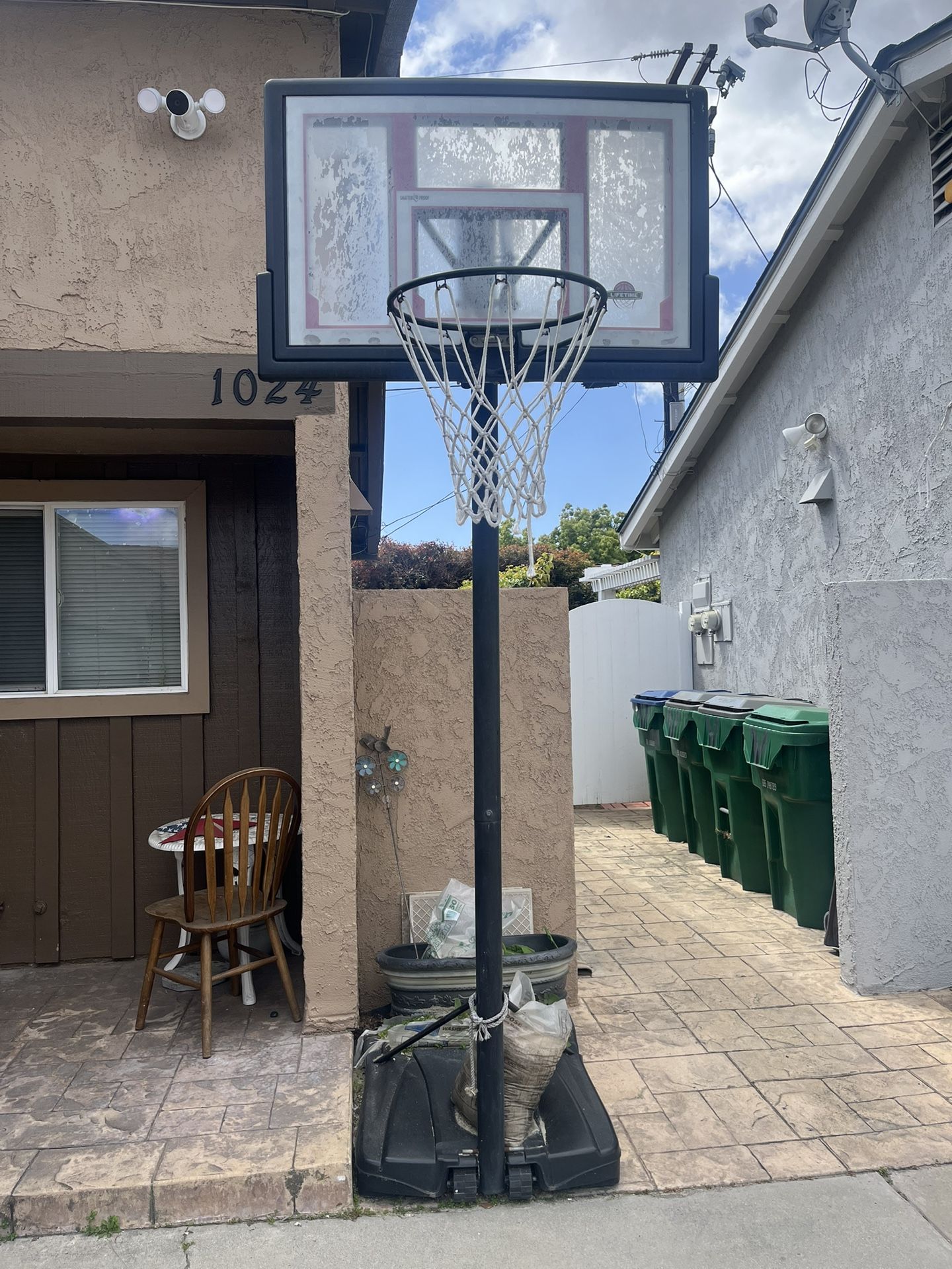 basketball hoop