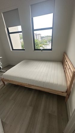 Wood Bed Frame with Mattress