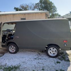 1969 Chevrolet G20 Green Matte van V6 traveling camper GMC General Motors