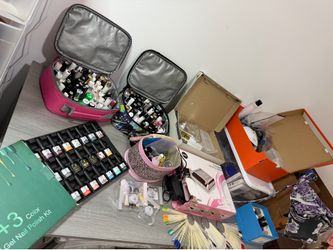 💅 Complete Nail Tech Kit – UV Lamp, Dust Collector & 100+ Polishes