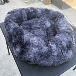 Calming Faux Fur Pet Bed for cats and dogs-Brand New Grey • Size: Medium (24 inches)
