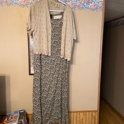 Women’s Kathie Lee plus size black floral dress with tan cardigan. Size 16w