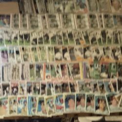275 Vintage MLB Baseball cards from 1960s-1970s Brock,Robinson,bench,Carew,&more 
