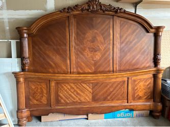 King/California King Wood Headboard and Footboard Set