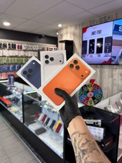 iPhone 17 Pro Max 256GB - Unlocked - Ready to Use - Financing Available