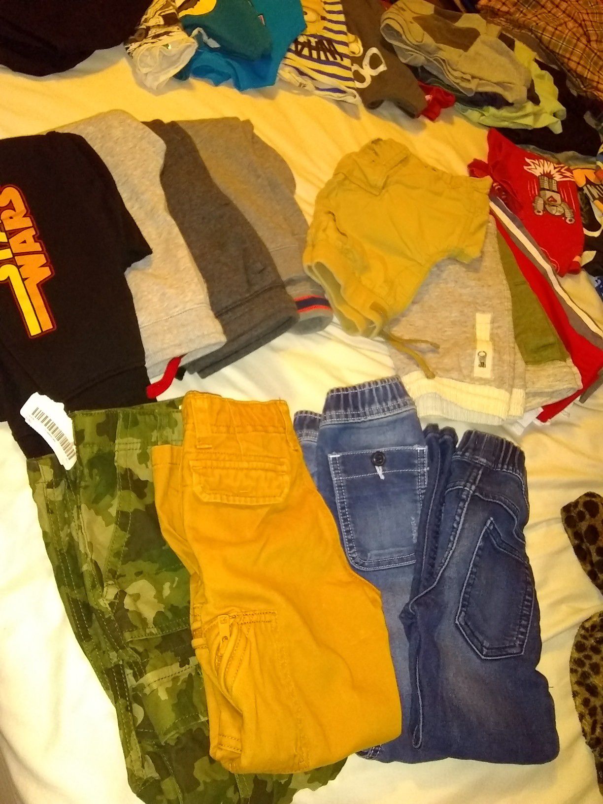 5t boy clothes (GAP, H&M, GYMBOREE,GARANIMALS) make offer