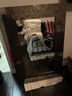 Decorative mirror