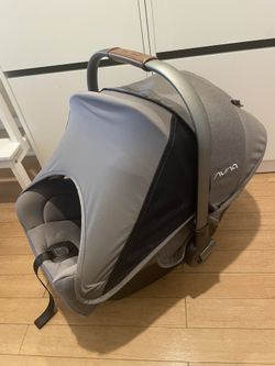 Nuna Pipa Infant Car Seat + Newborn Inserts (BASE NOT INCLUDED)