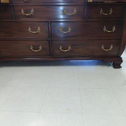 Henkel-Harris Solid Mahogany Bombay Dresser