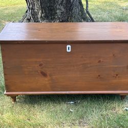Vintage Wood Blanket Chest w/ Hand Dovetailed Joints - Good Cond. - Marietta, Pa Pick Up