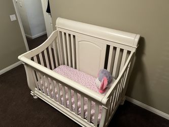 Baby Crib & Dresser Changing Table