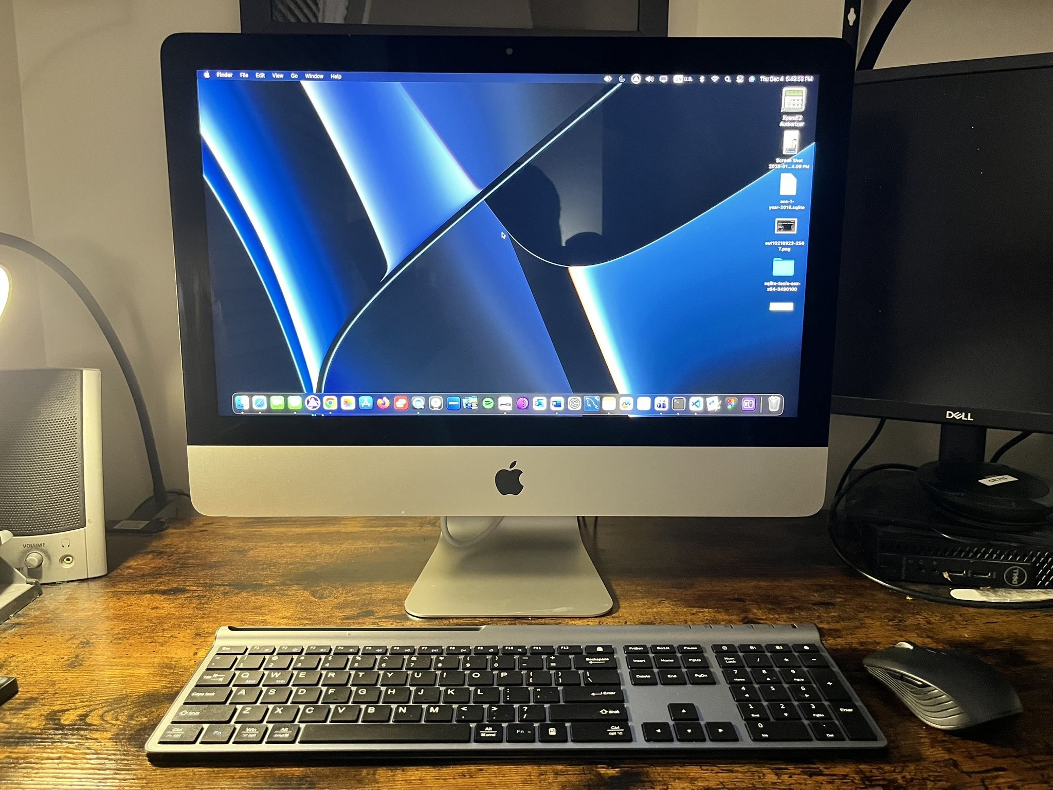 iMac w/ wireless Keyboard & Mouse