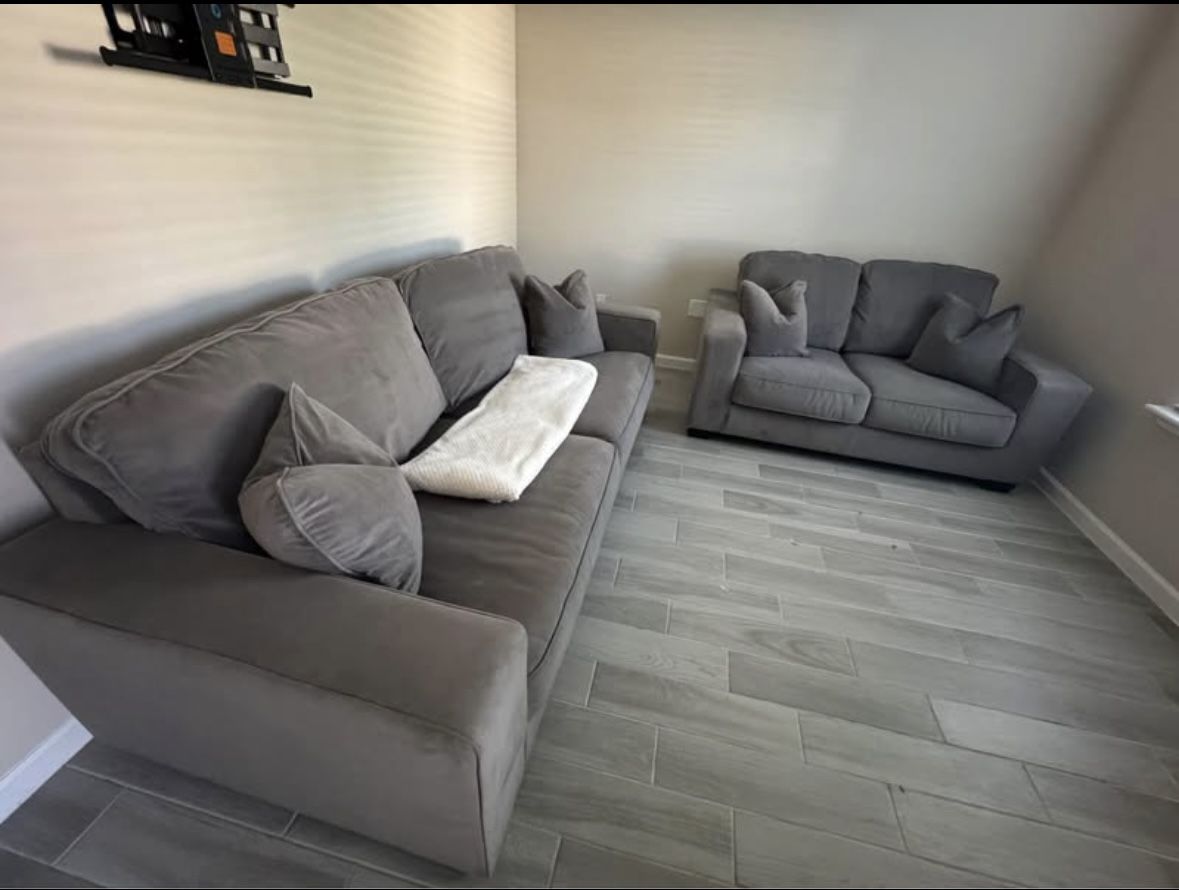 Couch & Loveseat Set