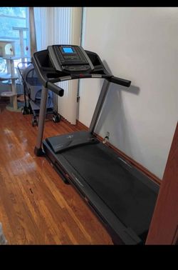 NORDICTRACK T6.5 S TREADMILL ( LIKE NEW AND DELIVERY AVAILABLE TODAY