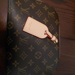 Louis Vuitton Tag Me Pouch