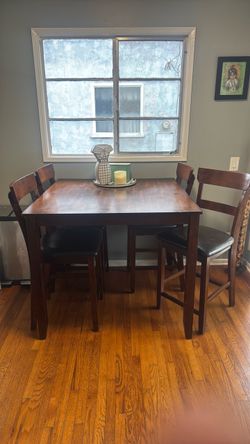 42” Counter Height Table & Chairs