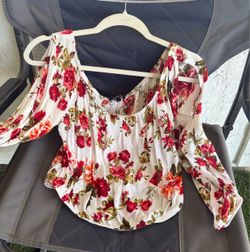 Floral Shoulder Crop Top