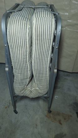 Vintage Roll away bed