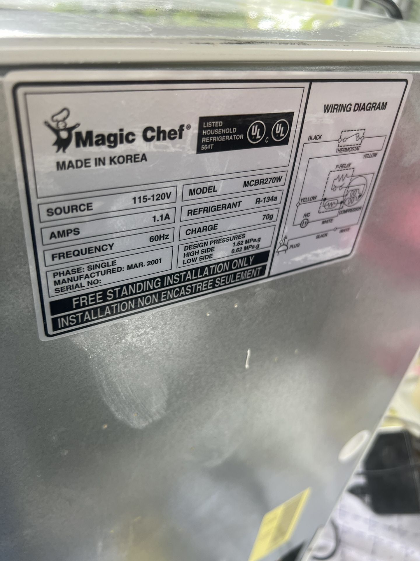 Magic Chef Refrigerator 4.2 Cu On Good Condition