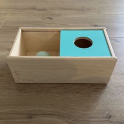 Lovevery Sliding Top Box With Ball