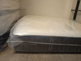 💥💥💥 $699 firm king available $699 💥💥💥