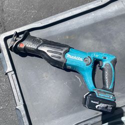 Makita Sawsall with battery