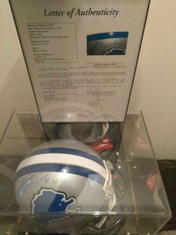Kevin Jones Detroit lions signed NFL riddell helmet in mirrored case with JSA certificate of authenticity