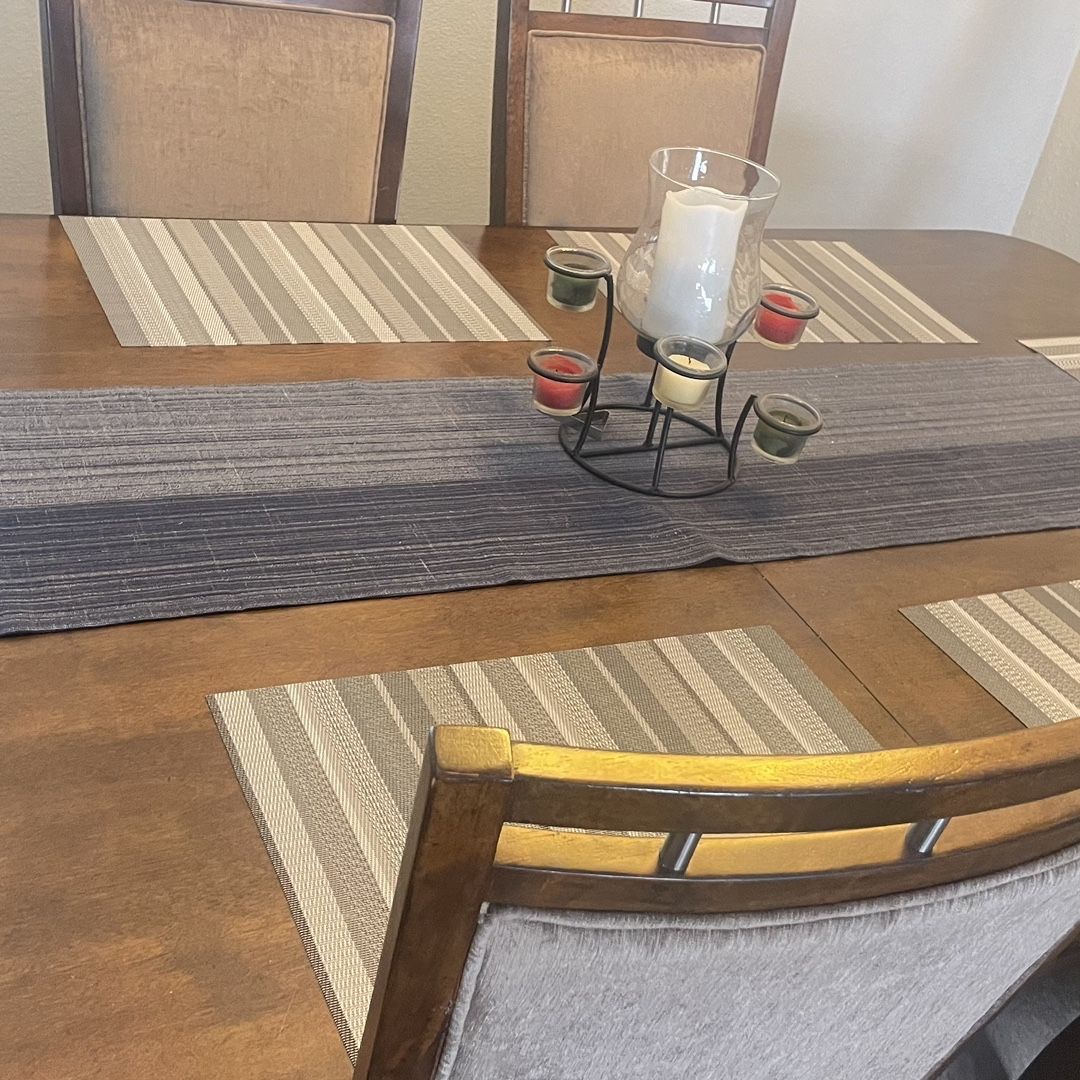 Dining Room Table 