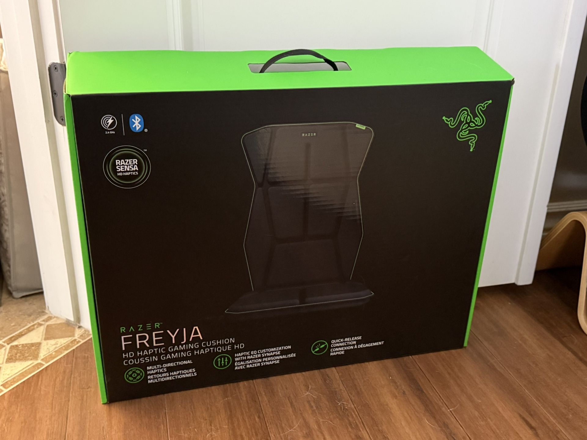 Razer Freyja HD Haptic Gaming Chair Cushion: Multi-Directional Haptics - Haptic EQ Customization via Synapse - HyperSpeed Wireless & Bluetooth - Adjus