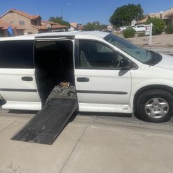 2002 Dodge Caravan handicap van