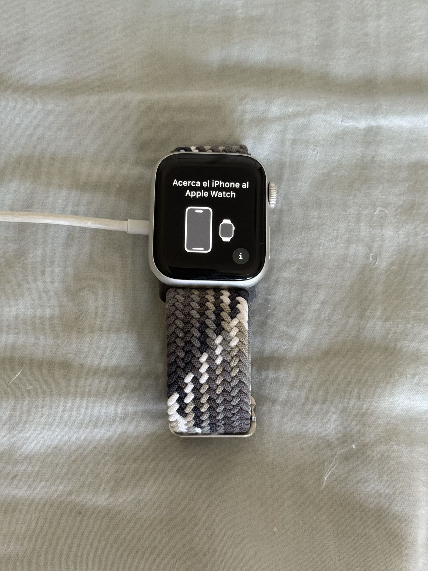 APPLE WATCH SE (1ST GEN) 32GB SILVER ALUMINUM 40MM (GPS + CELLULAR-)
