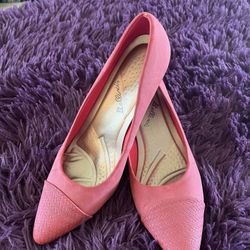 Size 9 1/2, 3 Inch heel