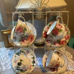 Server & Wall Display/ Tea Cups & Saucers