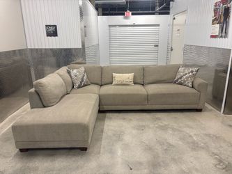 Beige Sectional sofa !!! Great Condition