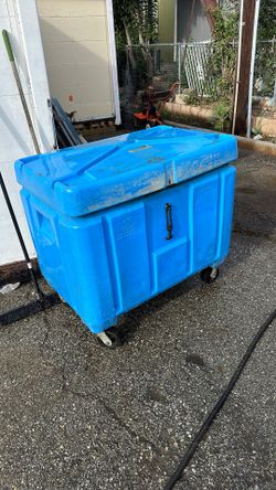 Dry Ice Chest $150 Or Best Offer