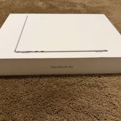 💻 Practically Brand New 15-inch MacBook Air (M2 Chip, 8GB RAM, 256GB SSD) – Mint Condition! 💻