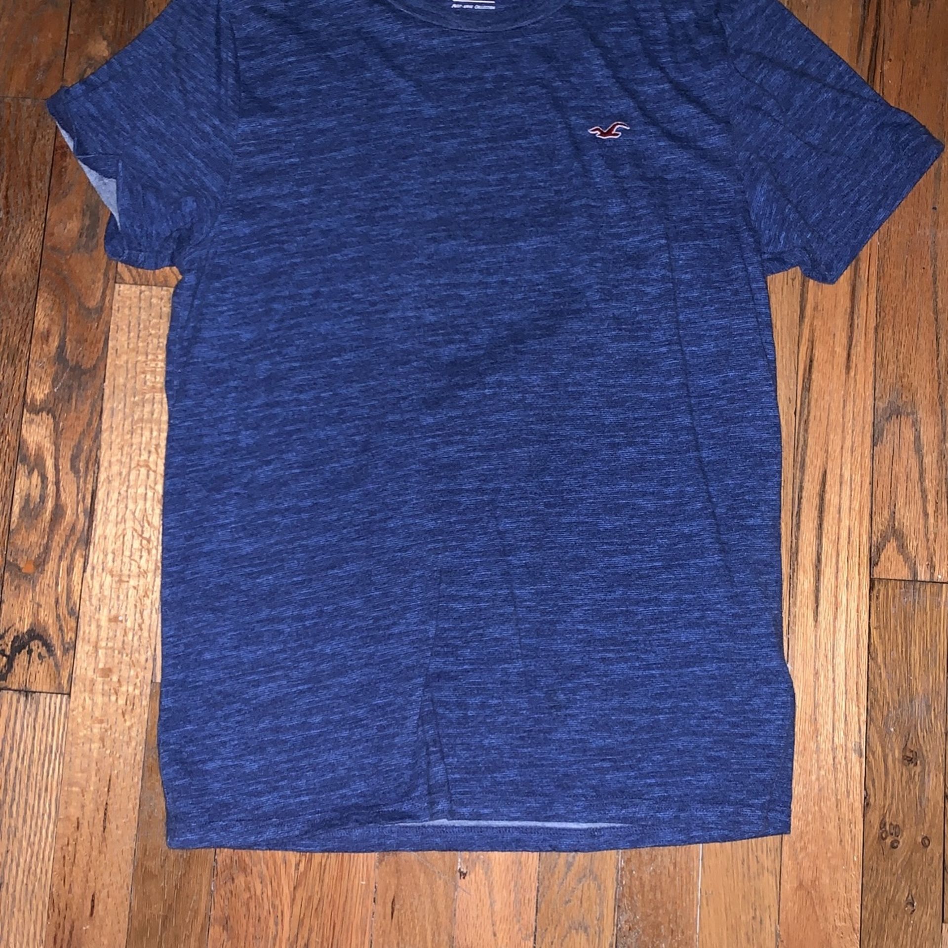 Hollister T-shirt