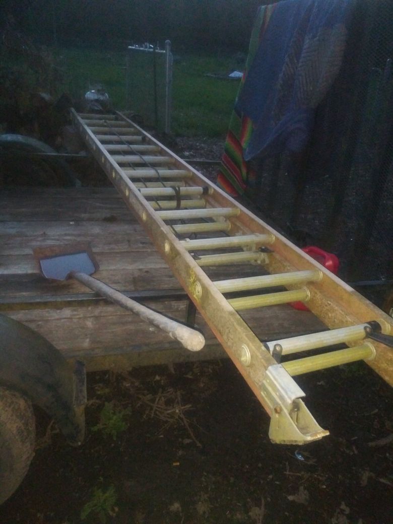 28 ft fiberglass ladder
