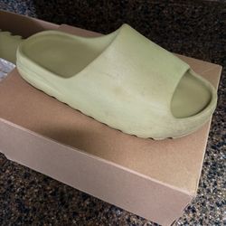 (Authentic) Yeezy Slides. Resin/Green Colorway