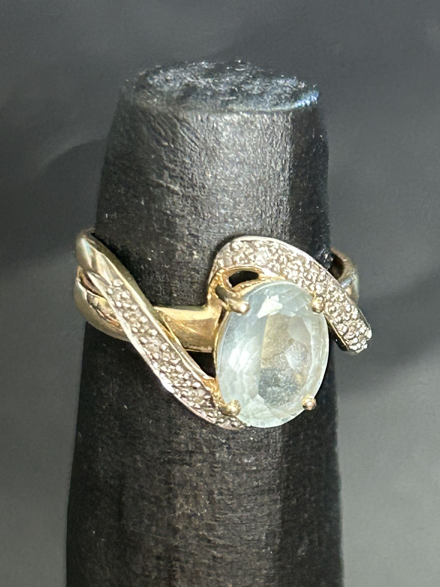 14 K Yellow Gold Aquamarine And Diamonds Ring