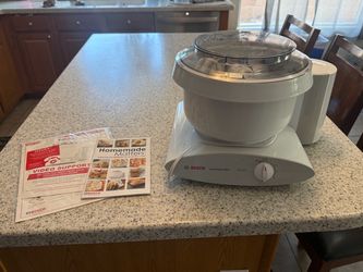 Bosch Universal Plus 800W Mixer