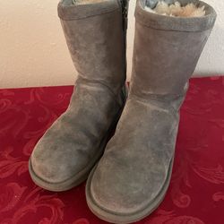 UGGS Size 6
